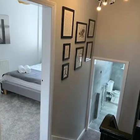 3 Bedroom In Harborne *