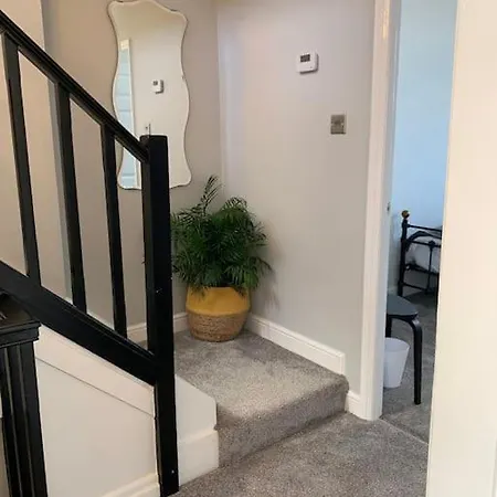 3 Bedroom In Harborne *